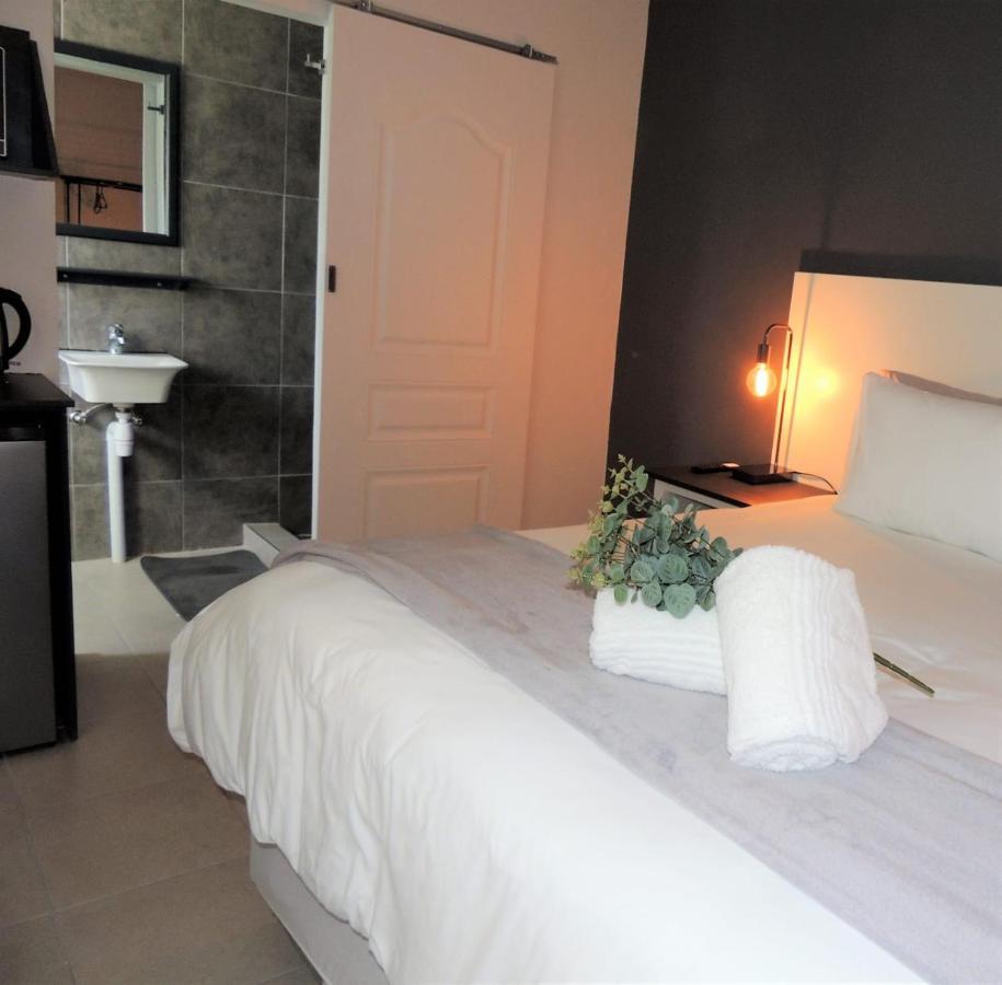 The Lantern Guesthouse Bloemfontein Zewnętrze zdjęcie
